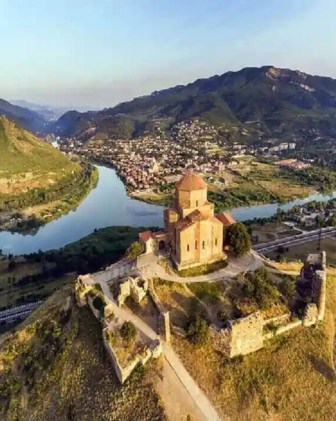 Splendid Georgia With Tbilisi and Gudauri