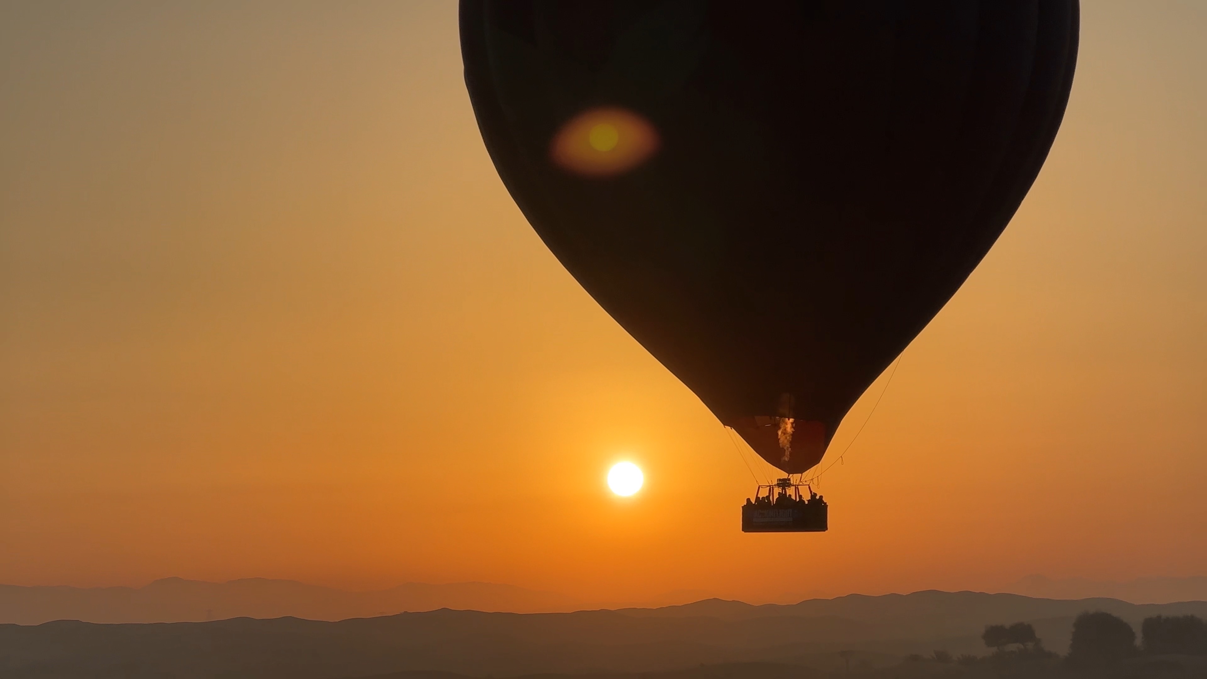 HOT AIR BALLOON - Small Private Balloon for 2-3 Persons